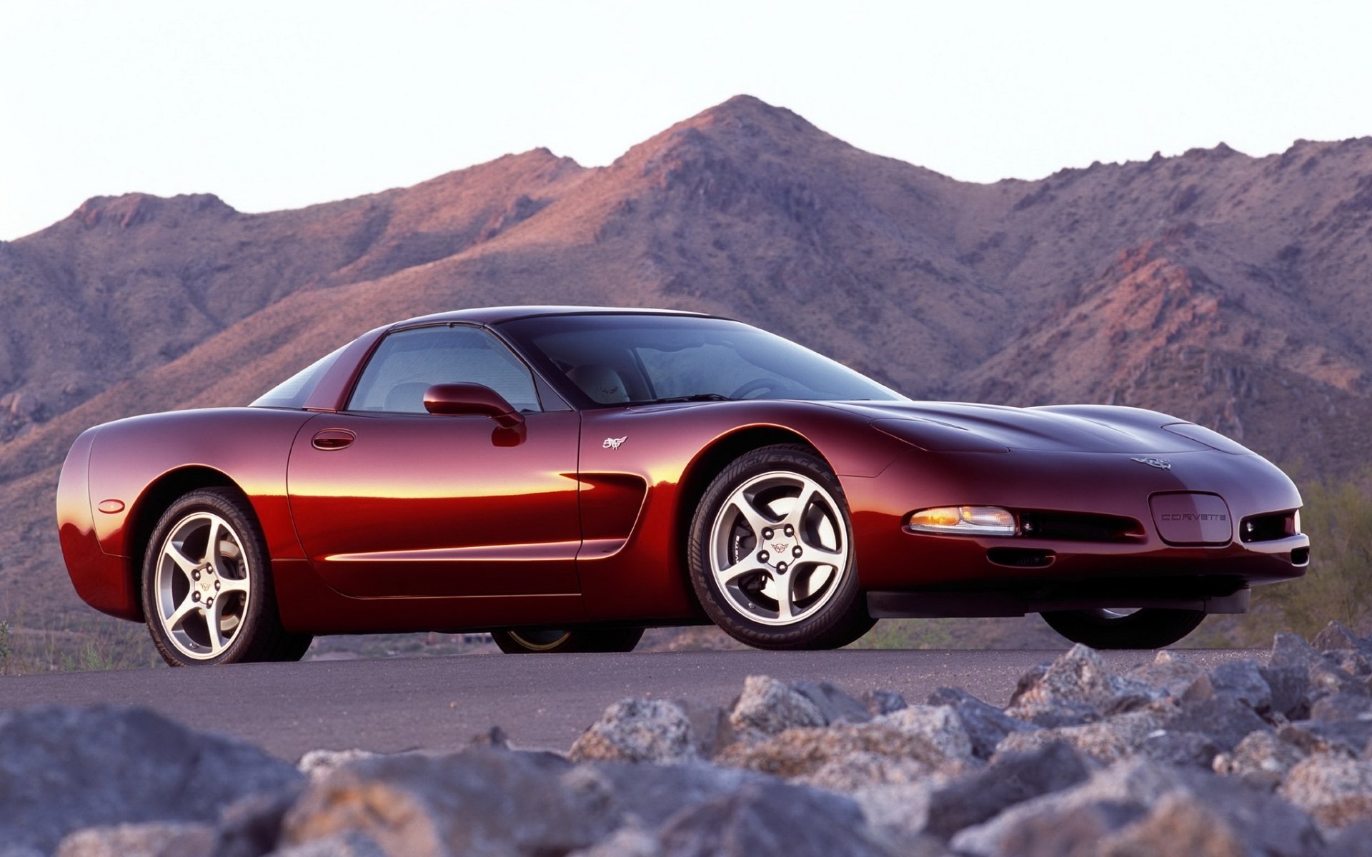 chevrolet corvette coupé 50 aniversario c5 chevrolet superdeportivo frente montañas cielo