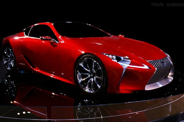 Concept Car de Lexus rojo en exhibición