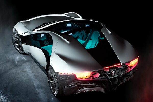 Alfa romeo pandion en un fondo oscuro