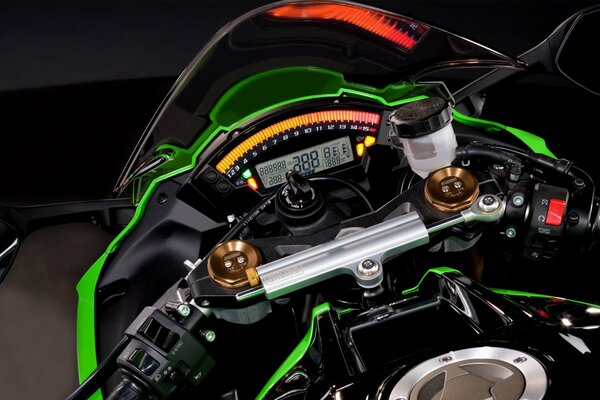 Moto Kawasaki ZX - 10R à la première personne