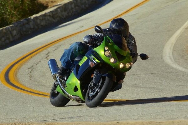 El motociclismo es una locura para las personas de riesgo