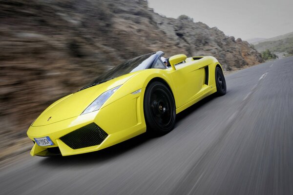 Lamborghini gallardo LP560-4 spyder accelerates in motion