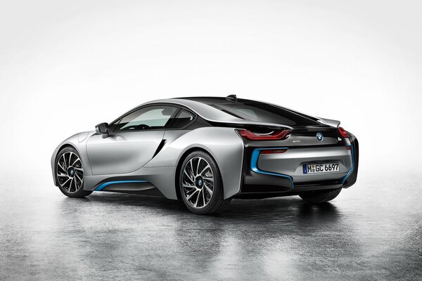 La gracia de las líneas de automóviles BMW i8 2015