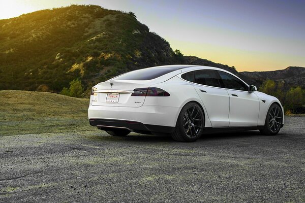 Tesla Model s blanco