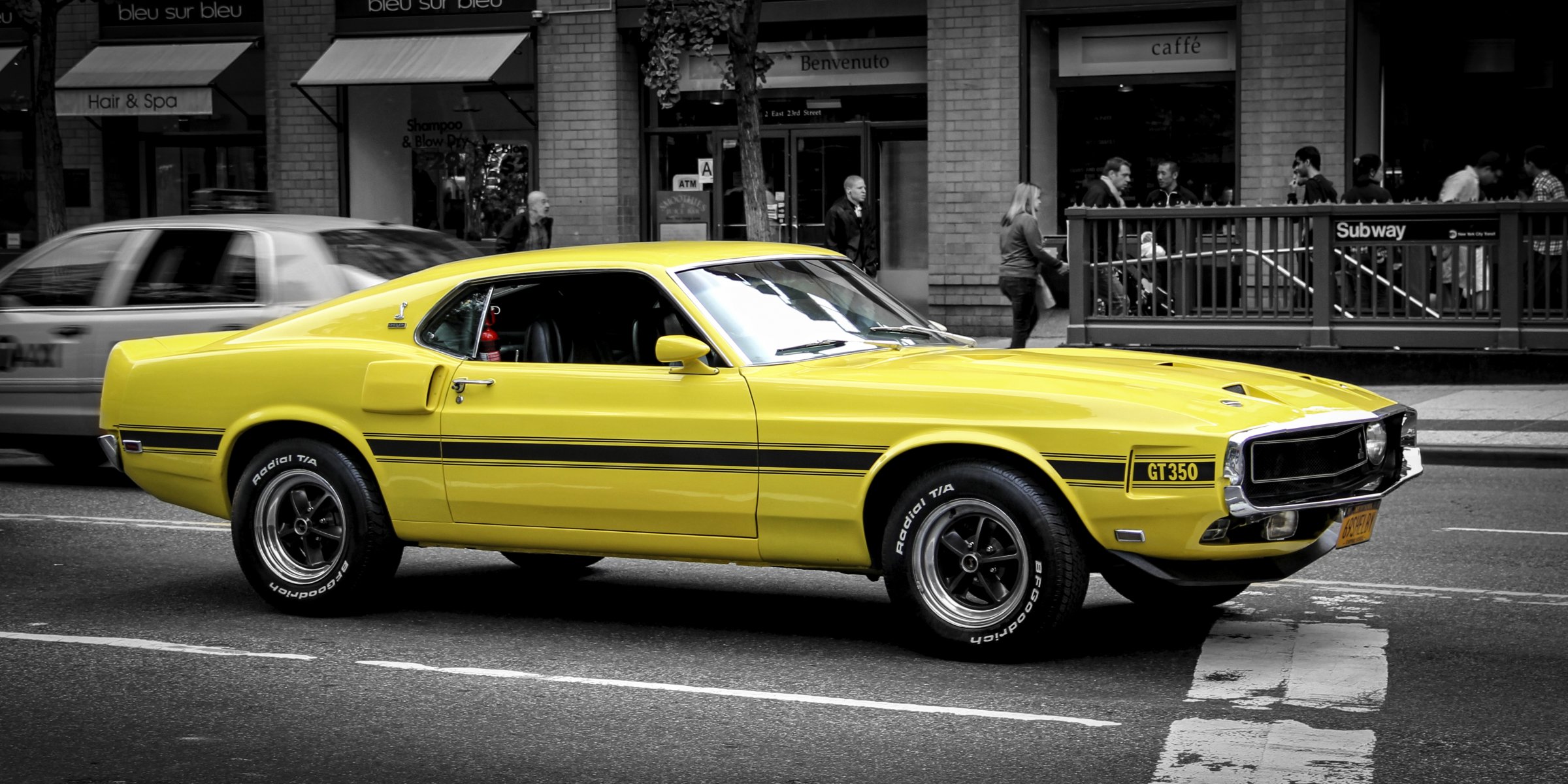 ford mustang gt clásico coche del músculo coche del músculo amarillo