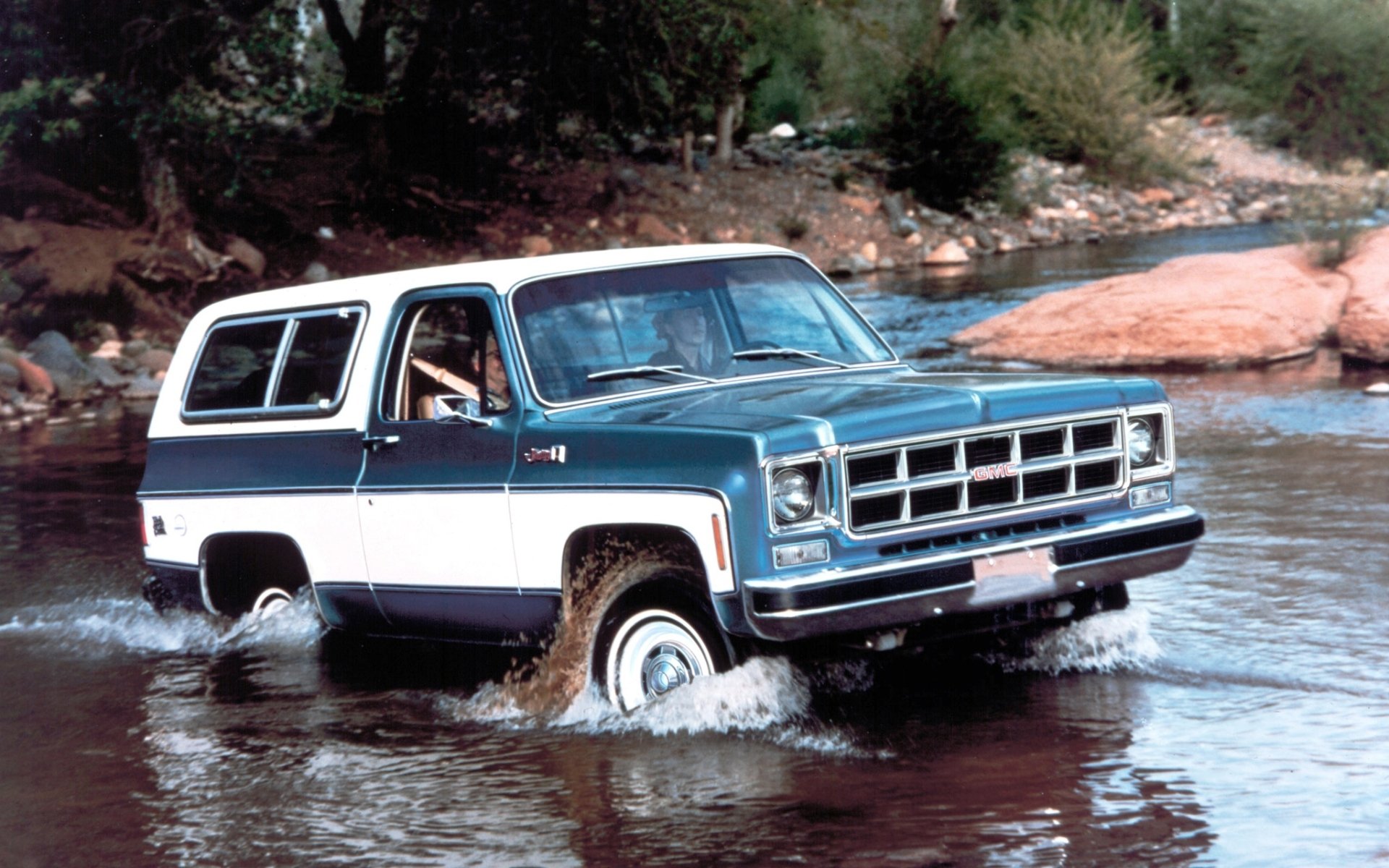 gmc jimmy 1978 jeep suv anteriore fiume guado sfondo