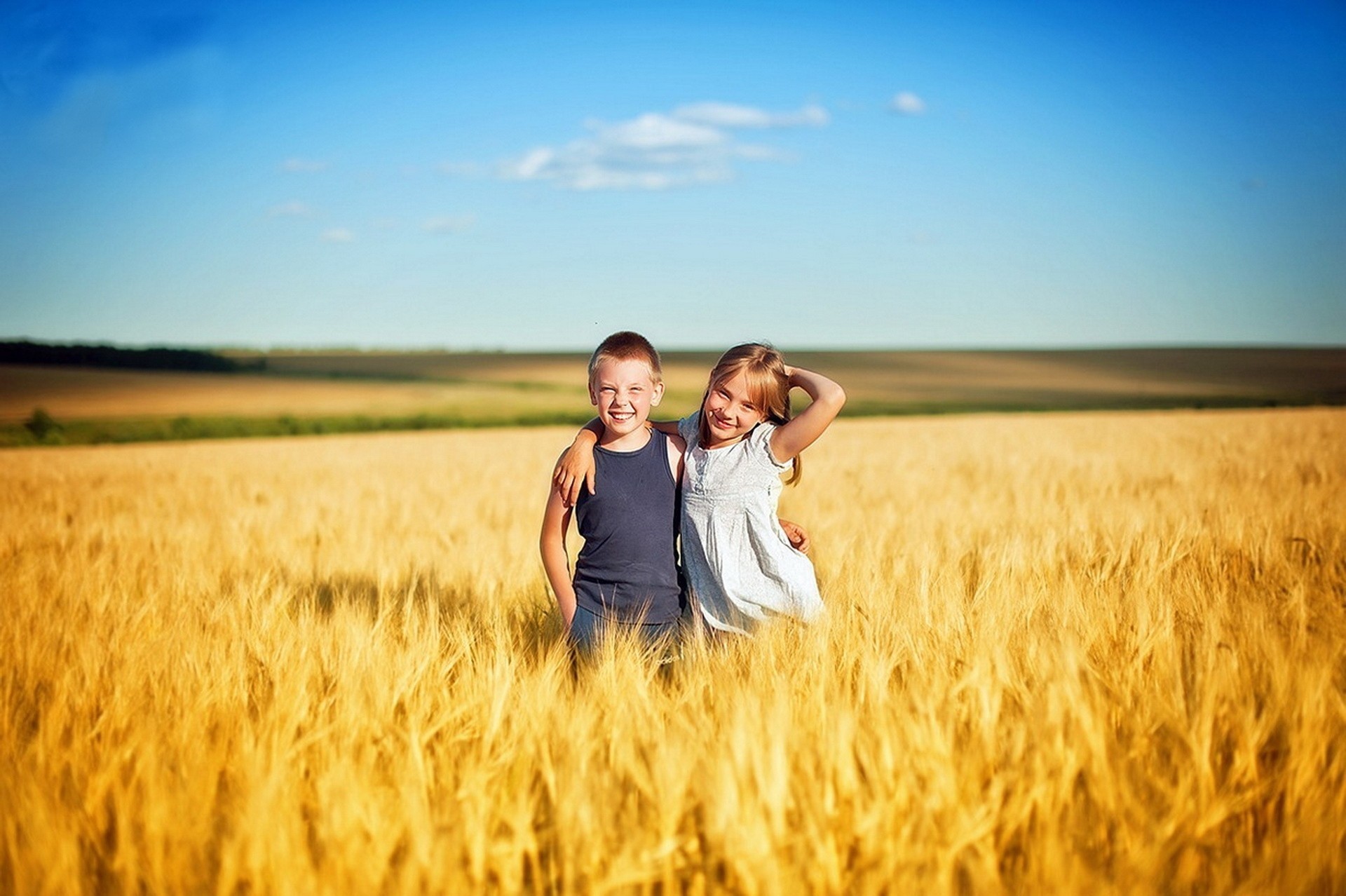 freunde kinder sommer sonne himmel freude schönheit feld