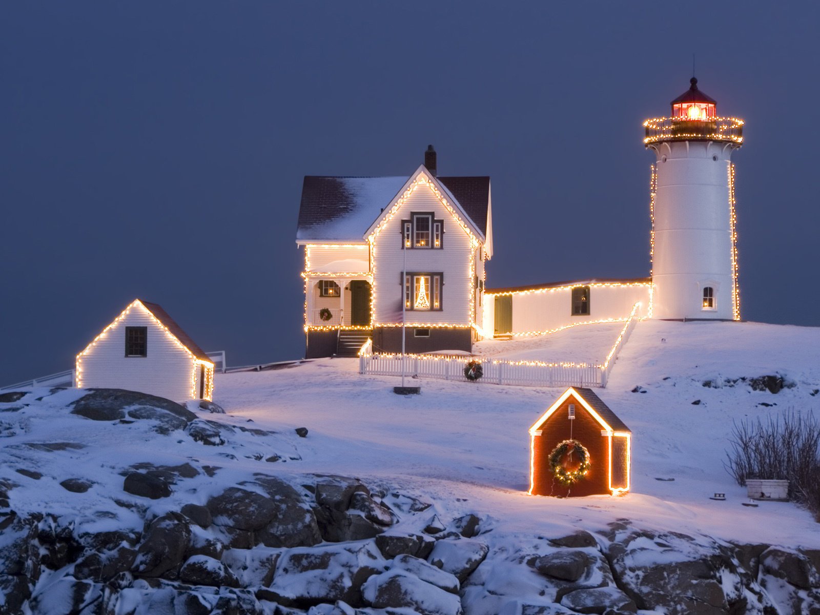 hiver neige phare maison lumières ampoules