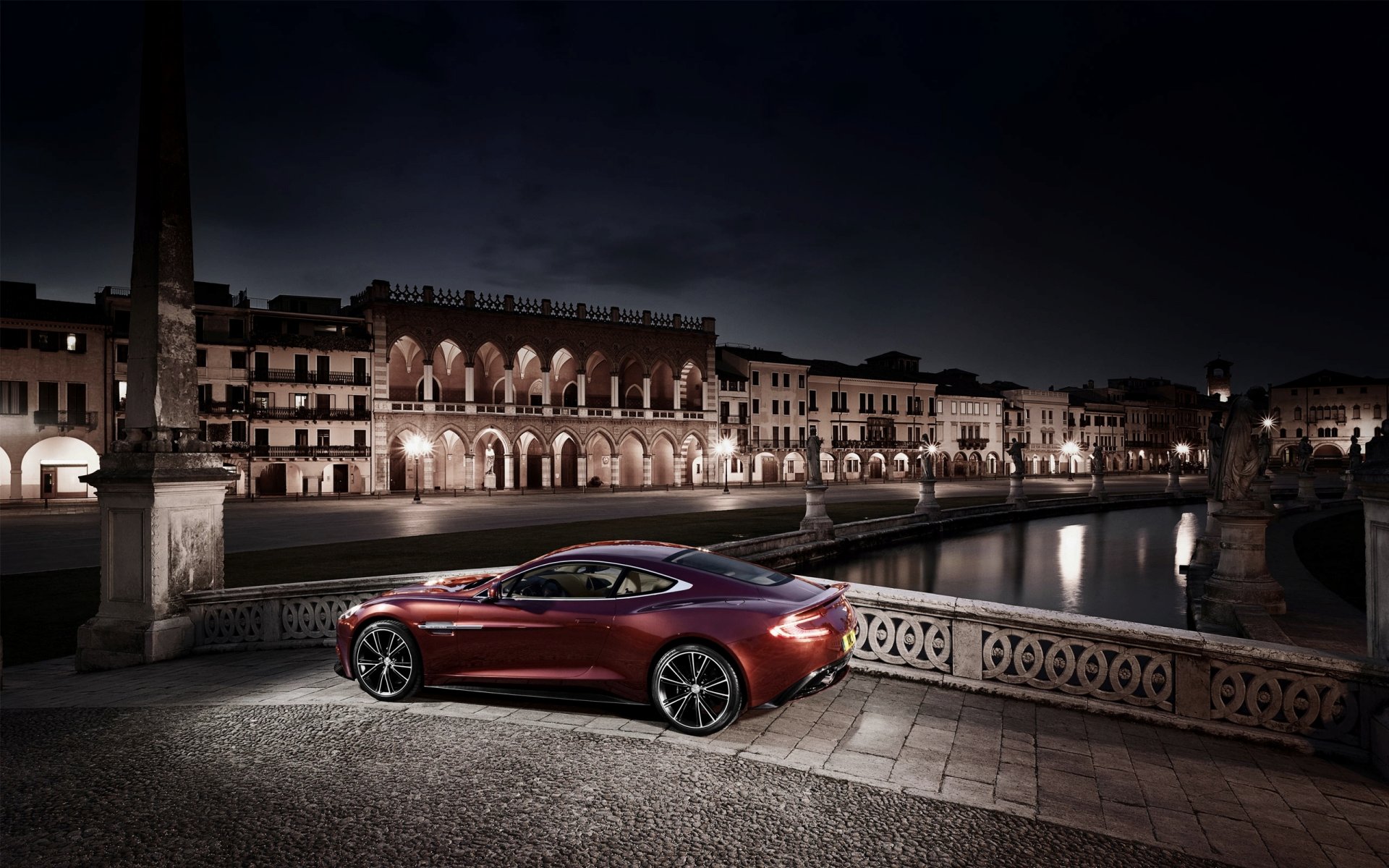 aston martin am310 vanquish miasto noc czerwone światła