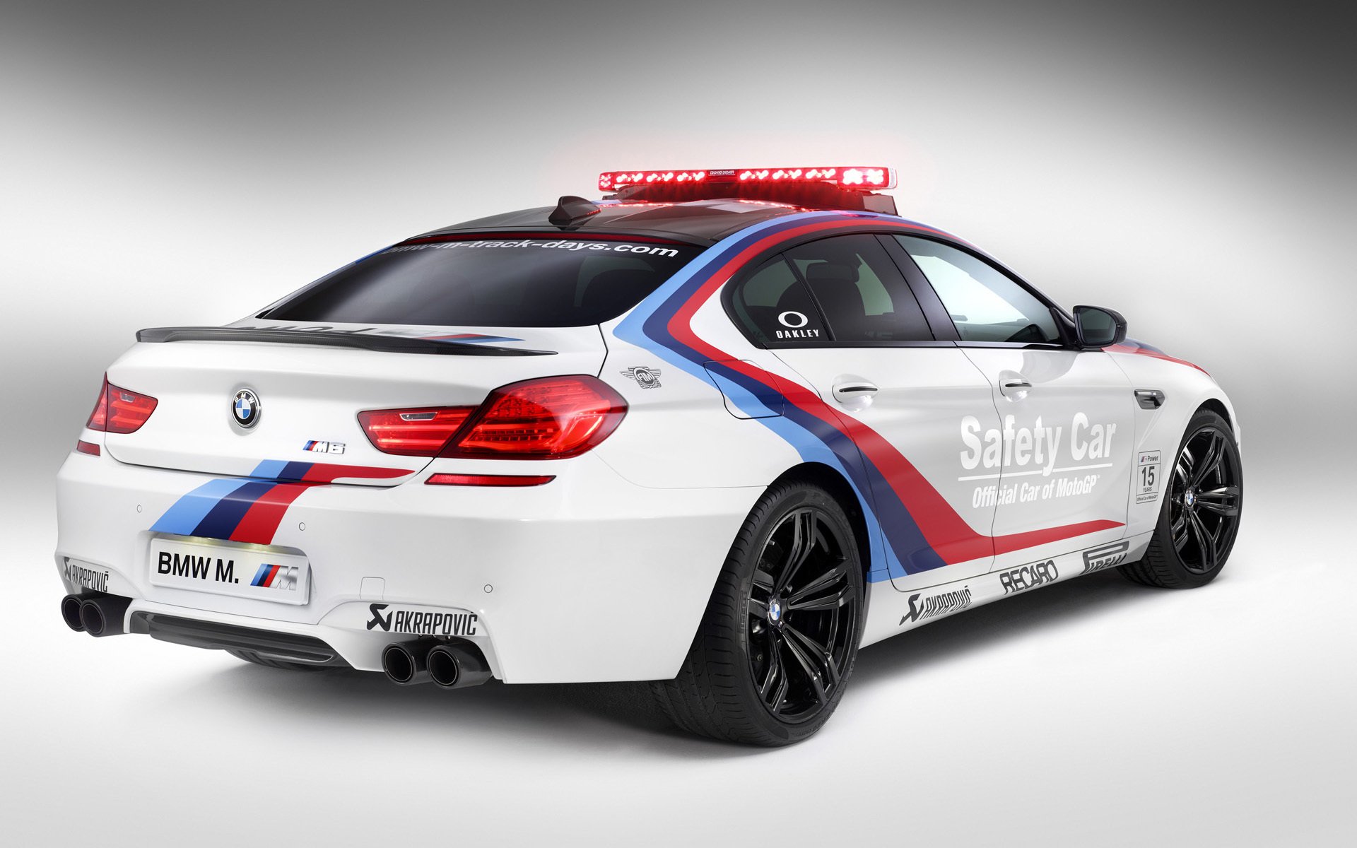 bmw m6 gran coupé berline sécurité automobile moto gp tuning blanc