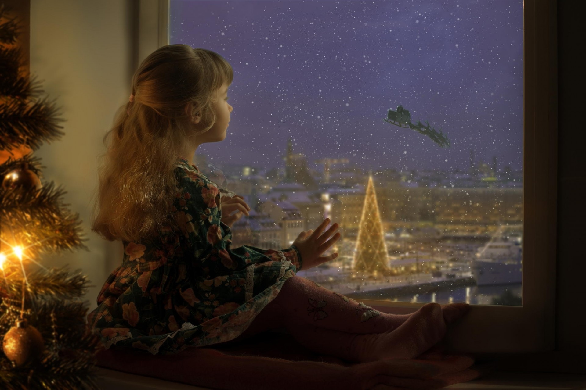 vacanza finestra capodanno albero di natale attesa ragazza