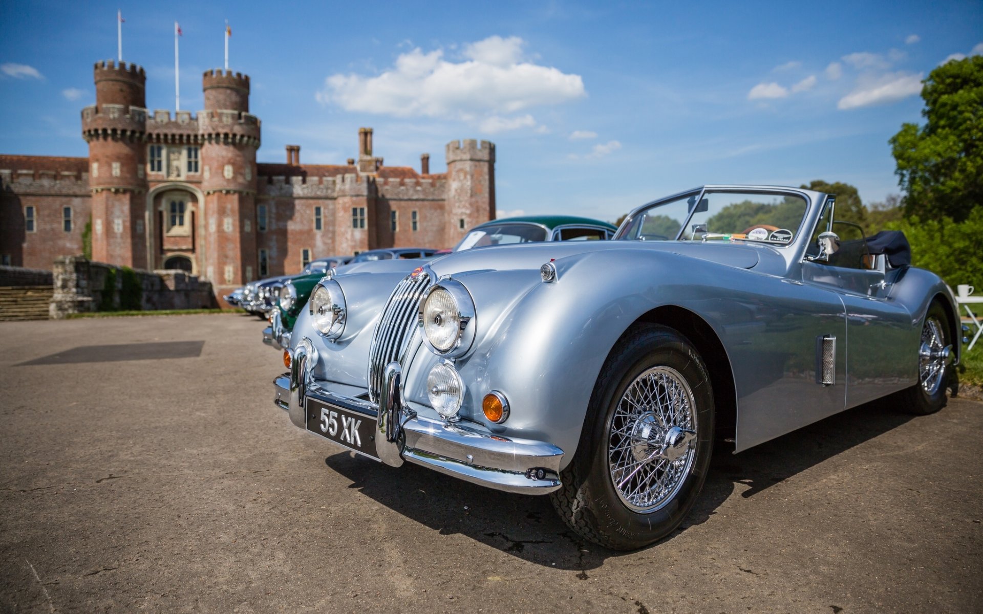 jaguar xk120 zamek herstmonceux anglia zamek herstmonceux retro klasyczny