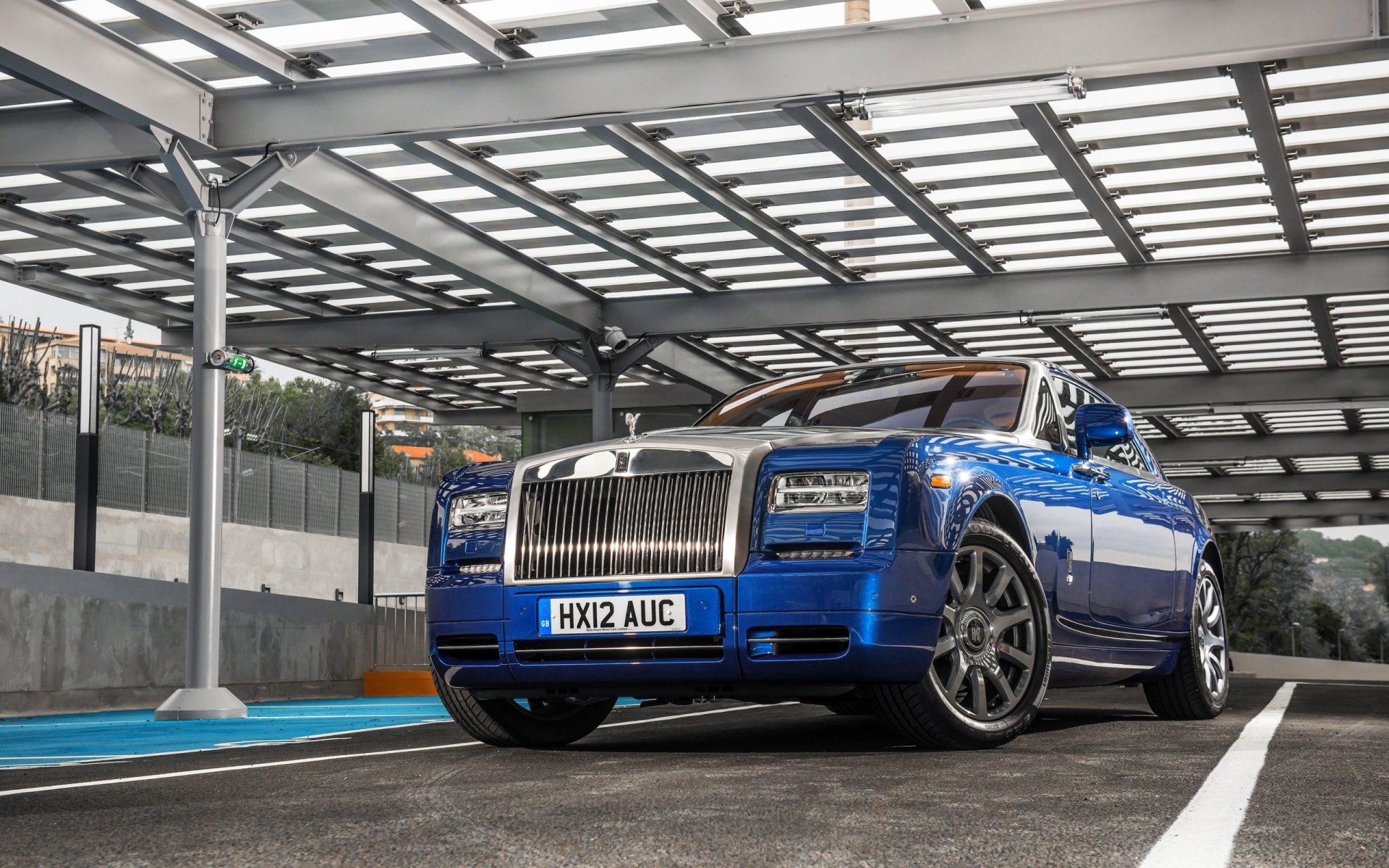 rolls royce phantom auto blu ruota anteriore caso di lusso