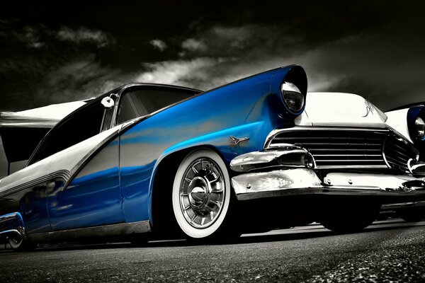 Hdr Buick retro samochód w Kolorze Niebieskim