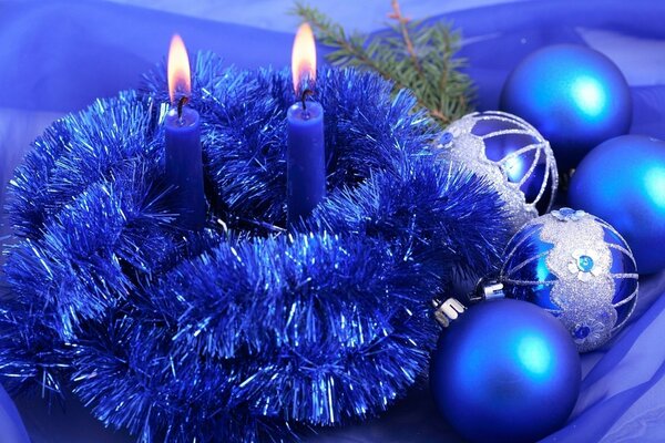 Kerzen, Regen und Spielzeug- Weihnachtspäckchen