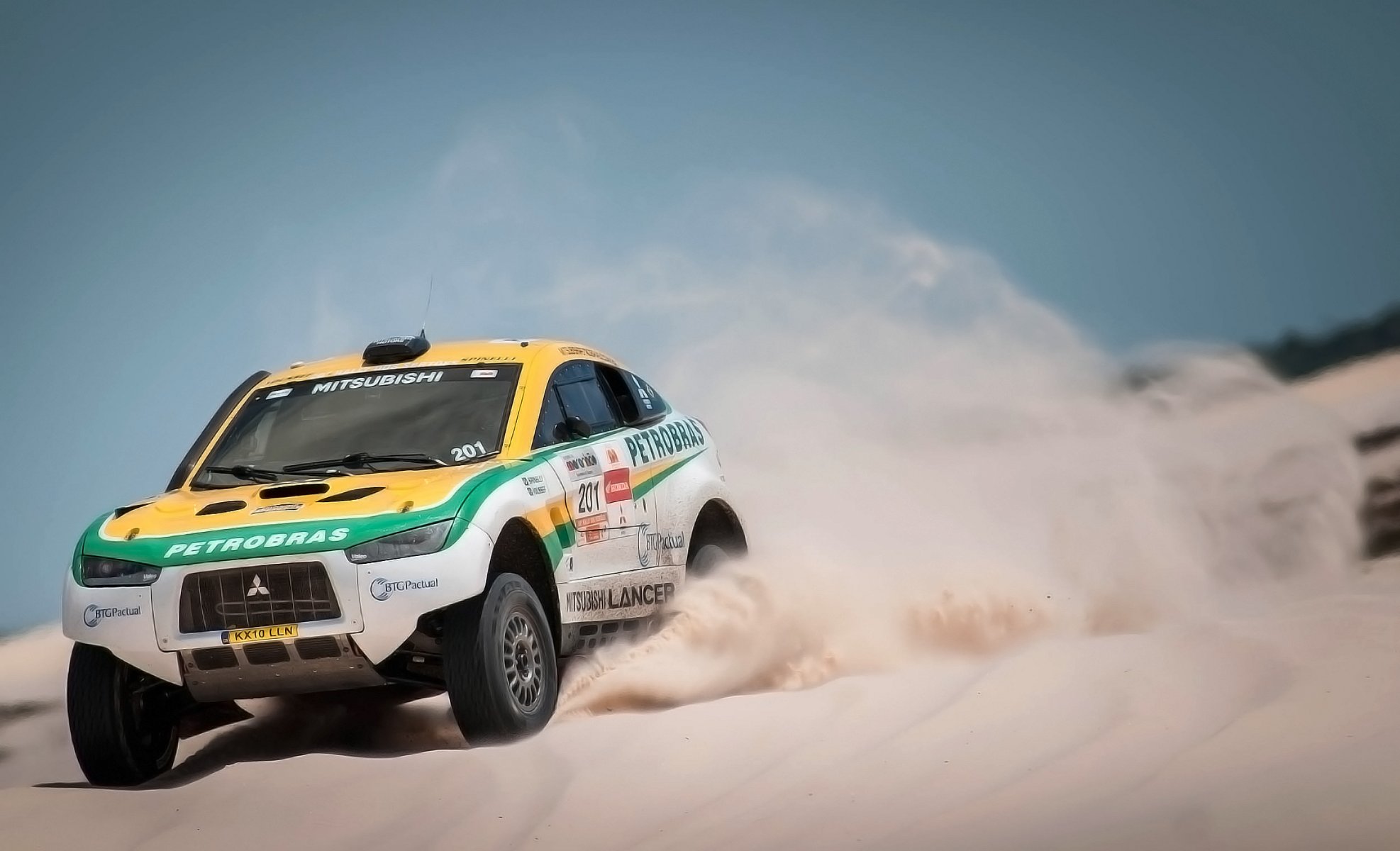 mitsubishi mitsubishi rally dakar anteriore suv auto sabbia auto deserto corsa sport