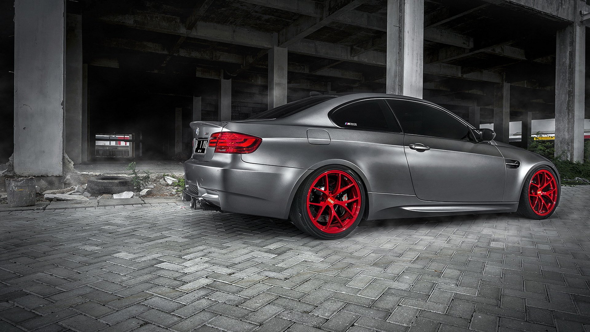 bmw m3 bmw tuning grigio cerchi rosso bb