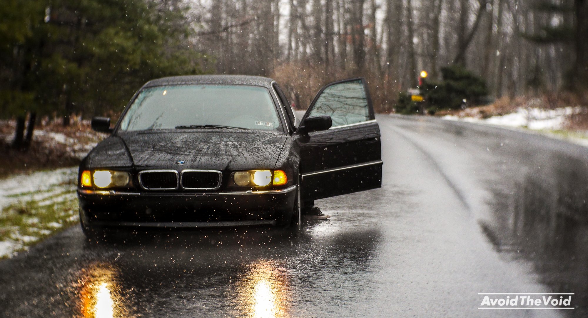 bmw 740 e38 boomer siódemka śnieg droga pochmurno