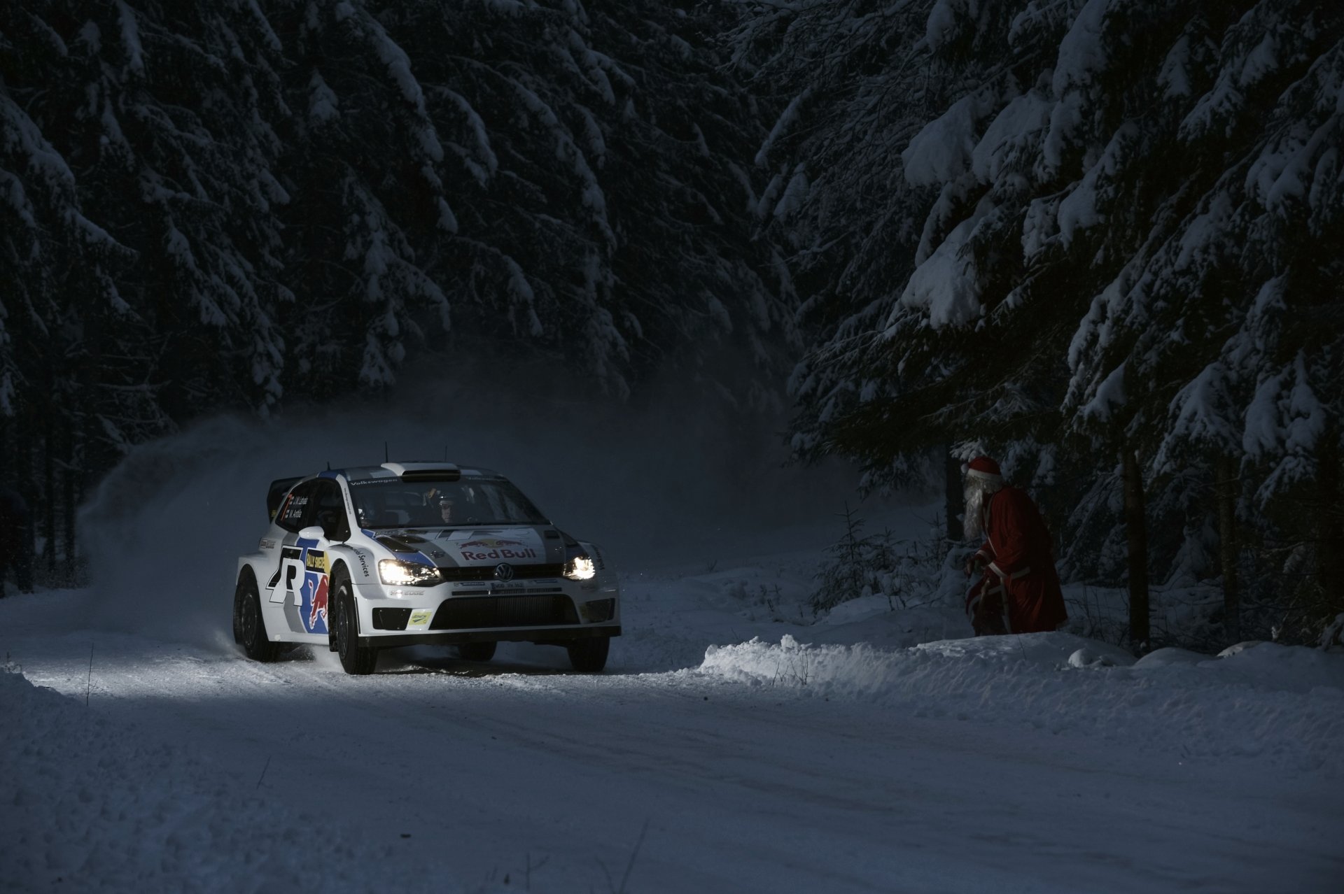 volkswagen polo schnee wkr nacht lichter wald weihnachtsmann roter stier rallye weiß auto auto licht