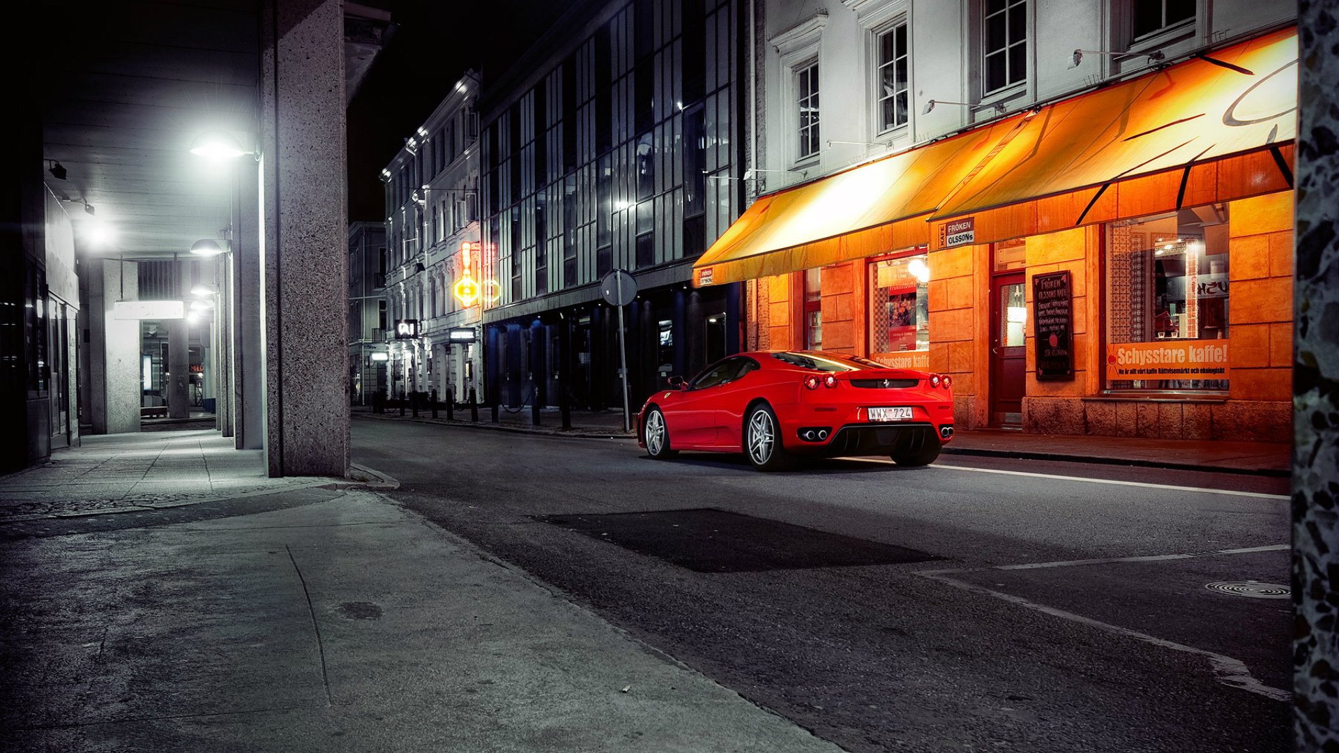 ferrari f430 ferrari rossa città strada sera