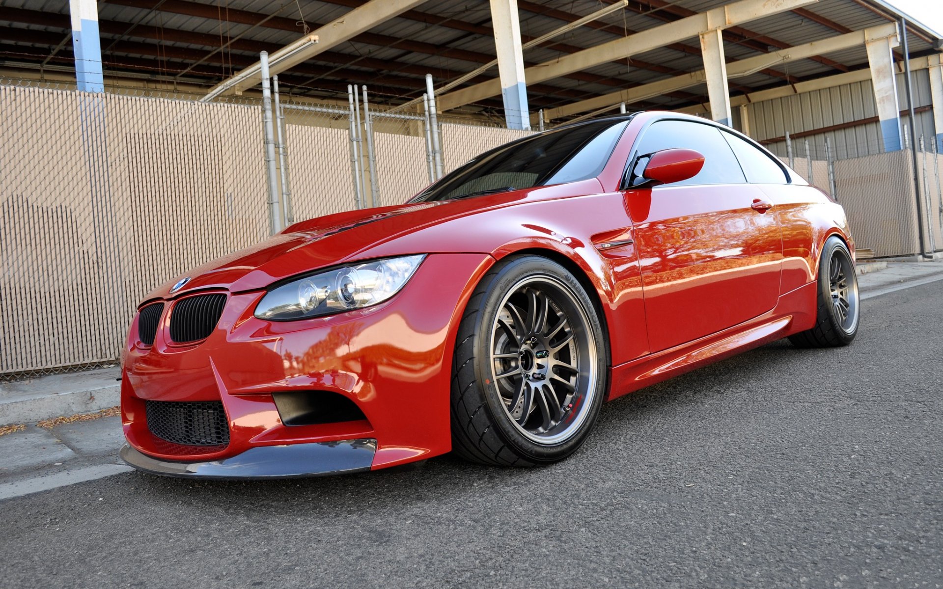 bmw m3 e92 rosso vorsteiner lupo bmw rosso vista laterale guardrail oprah baldacchino