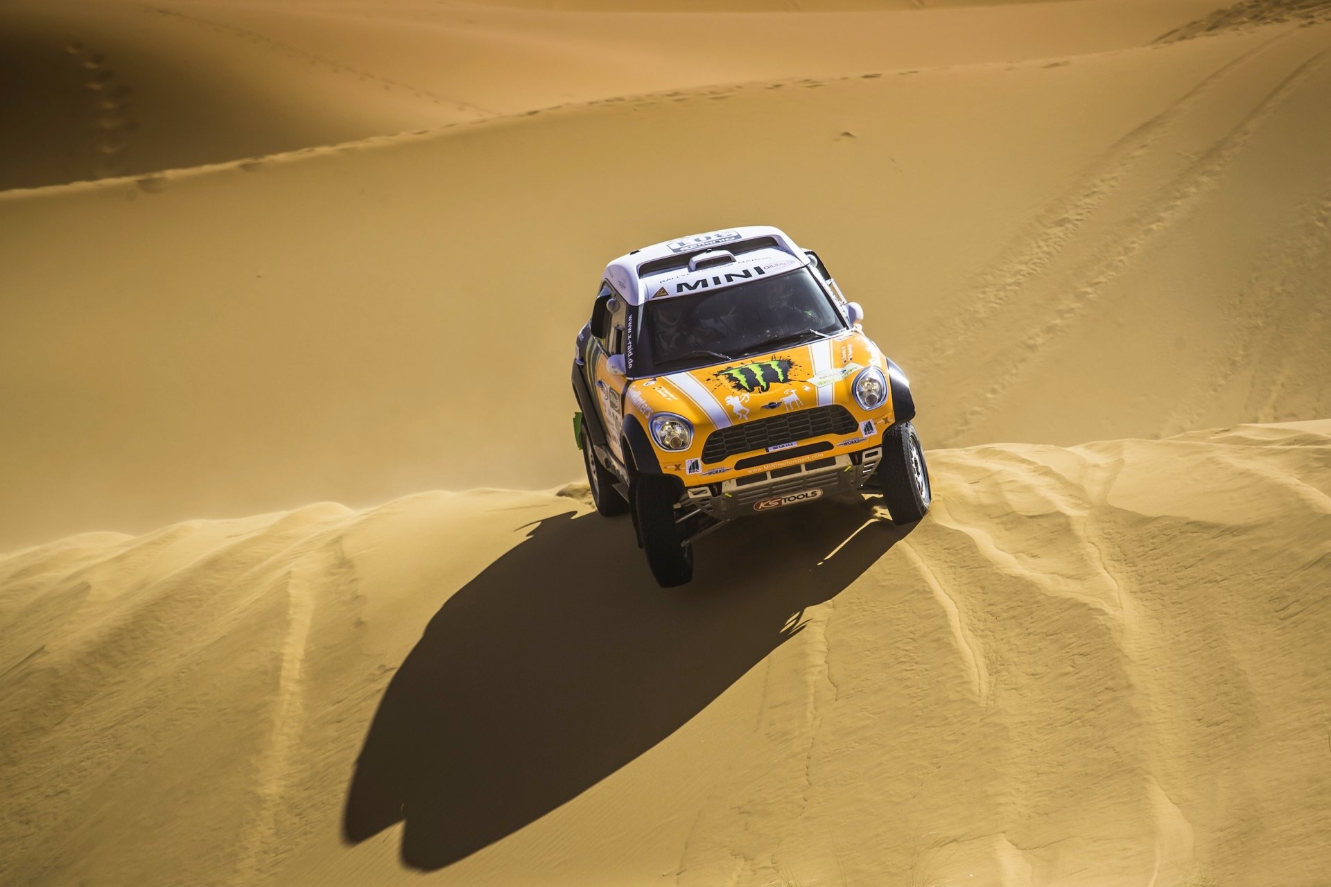 mini cooper mini mini cooper dakar rally x-raid amarillo duna arena desierto sombra