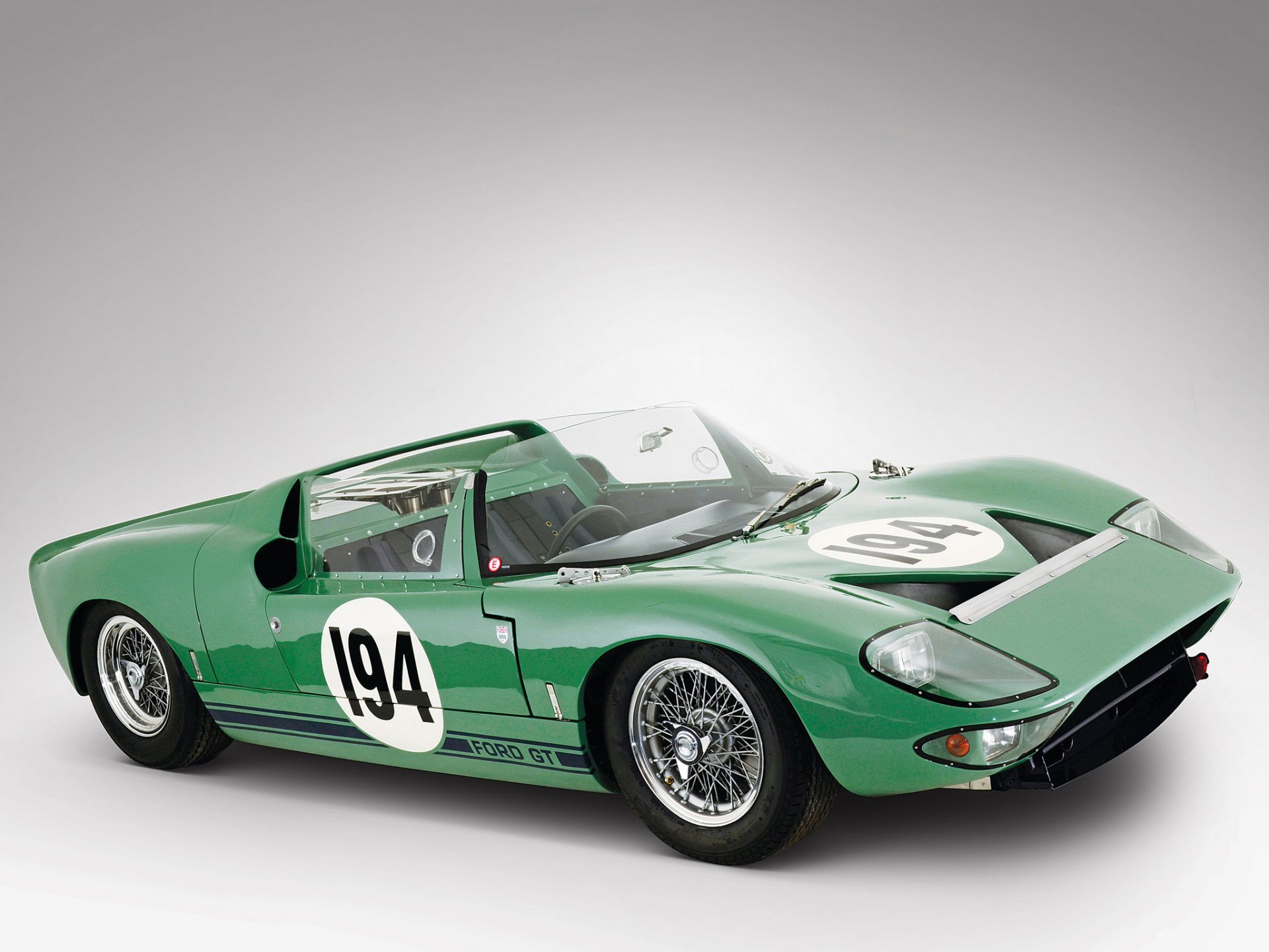 coche clásico ford gt / 111 gt40 v8 4 roadster prototipo ford operación avanzada del coche linden verde 1965