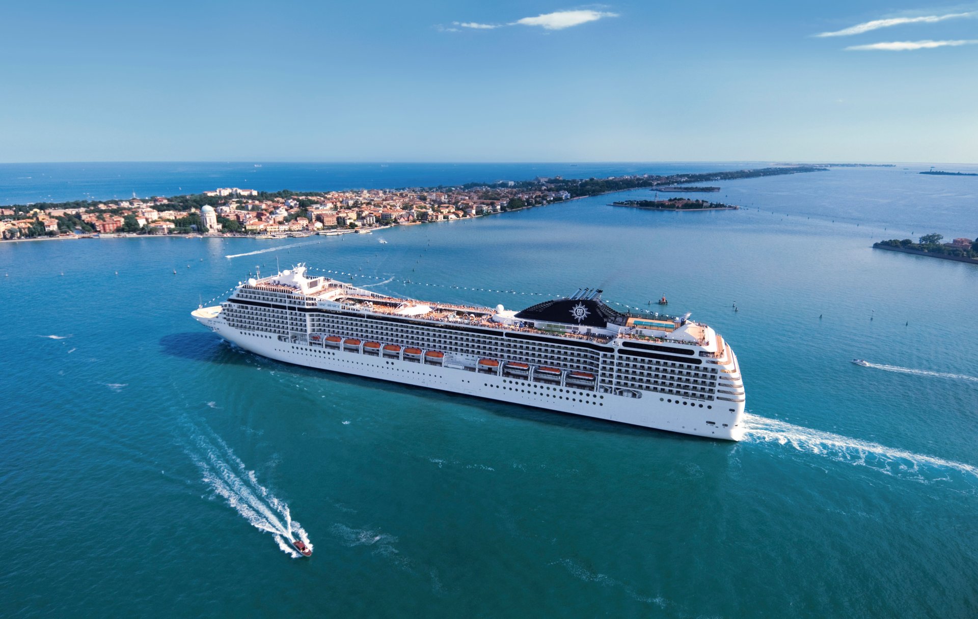 msc musica schiff liner weiß unterwegs meer wasser tag beifahrer boot skelett stadt