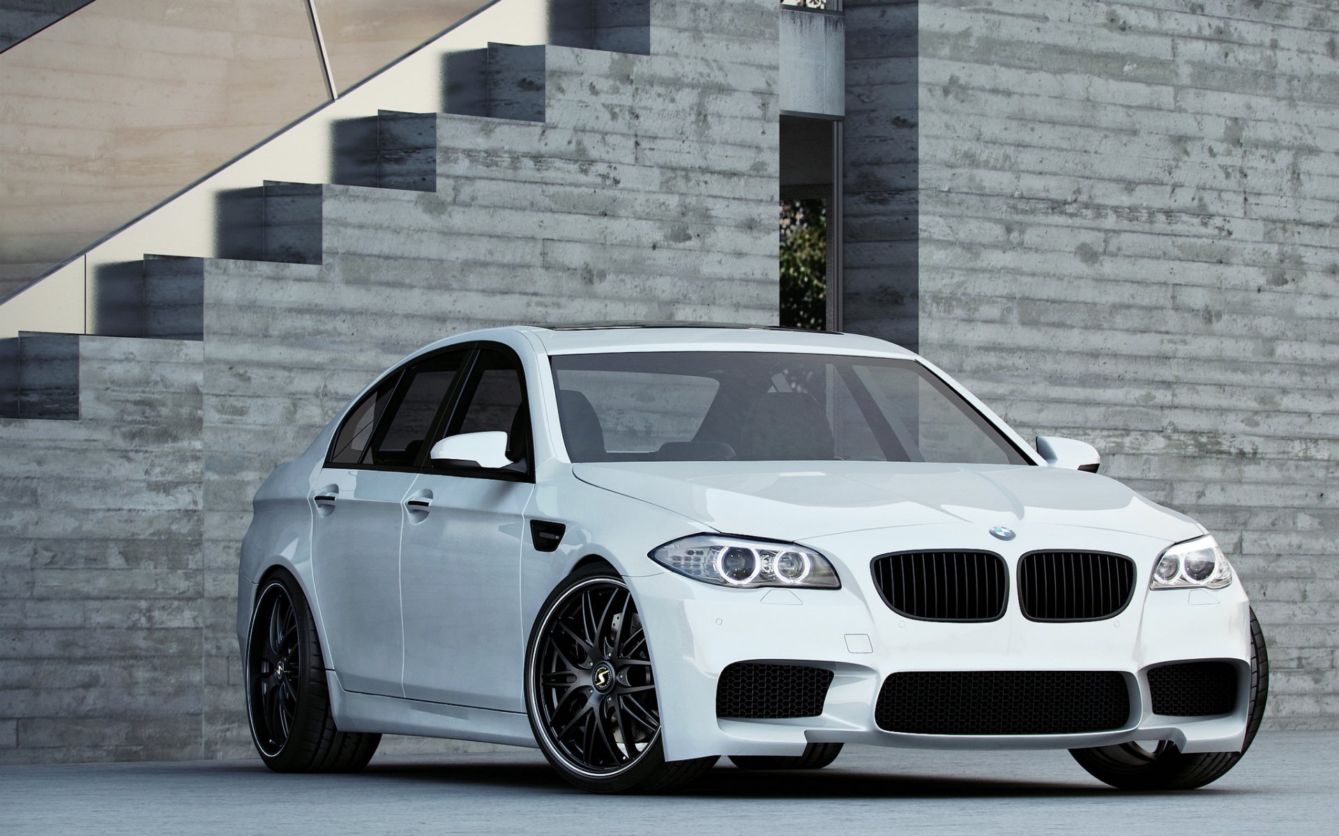 bmw m5 f10 blanc bmw berline sport lumière du jour bâtiment gris