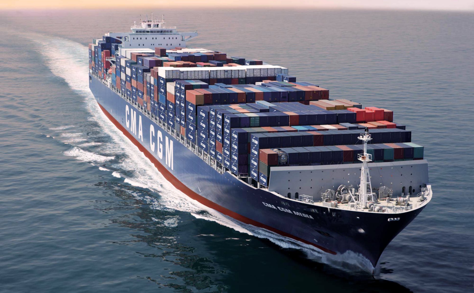 cma cgm medea nave nave portacontainer mare carico bordo blu in movimento serbatoio