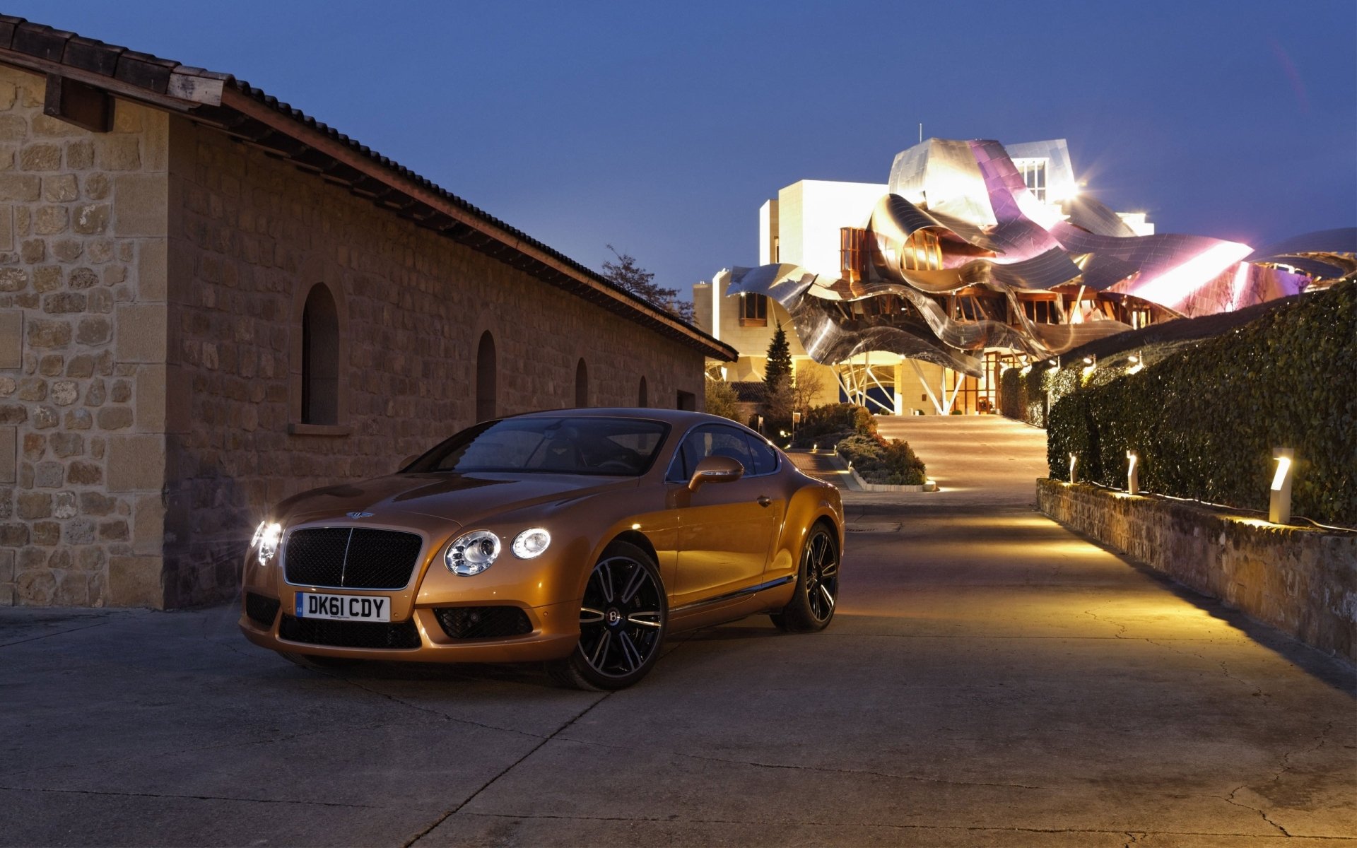 bentley kontinental gt v8 bentley continental gt v8 coupe front scheinwerfer abend dämmerung dach himmel