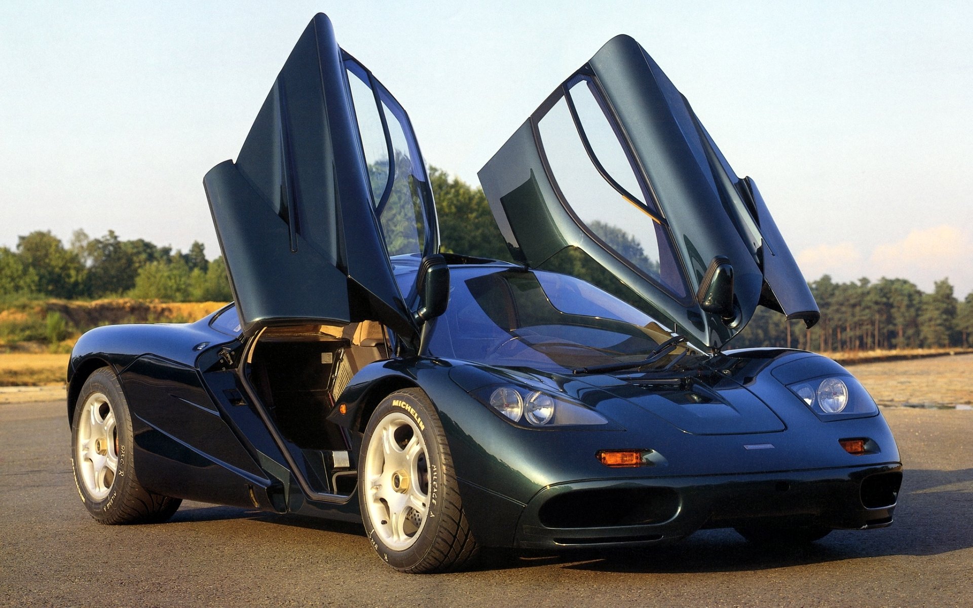 mclaren f1 xp5 mclaren f1 supercar.hypercar green.front doors background