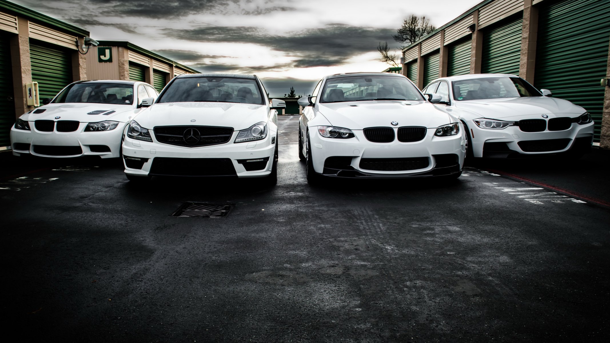 mercedes c63 amg bmw e90 m3 blanc 328i