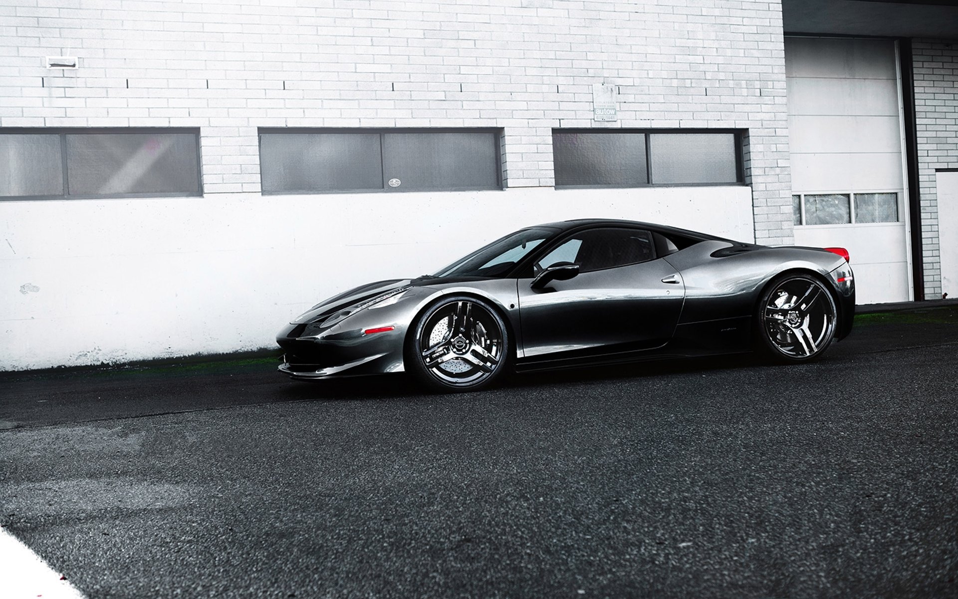 ferrari 458 italia gris noir roues ferrari italie profil jantes bâtiment fenêtres