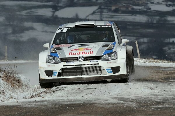 Wolzwagen Polo y la publicidad de red Bull