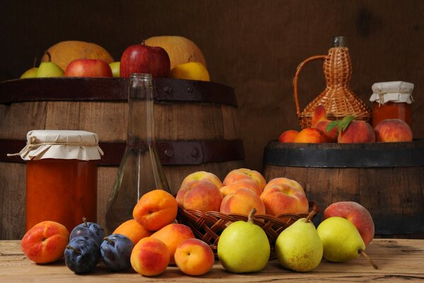 Потрясающий натюрморт со спелыми фруктами