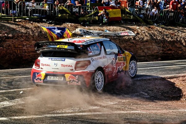 Citroen al Rally completamente incollato