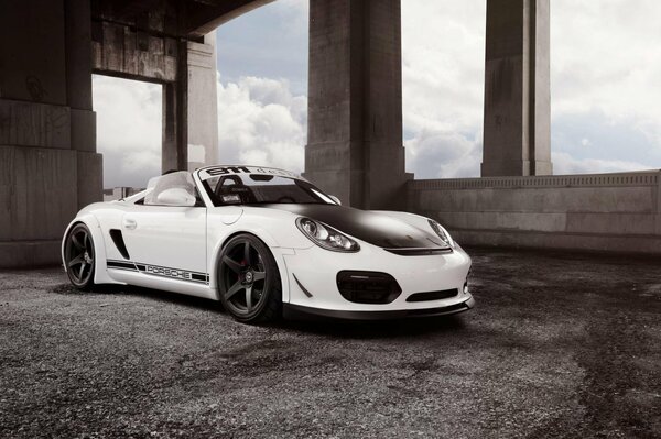 Porshe boxster blanc avec capot noir