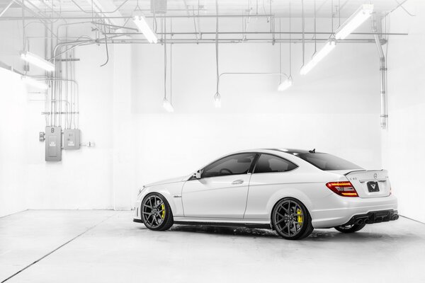 Mercedes-benz C - klasse blanco con 63 amg