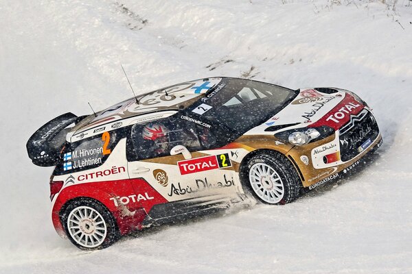 Citroën sur la course d hiver vue latérale