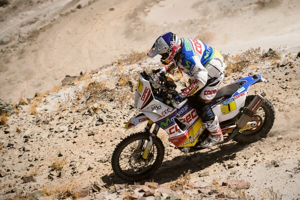 Course de moto Dakar sur le désert