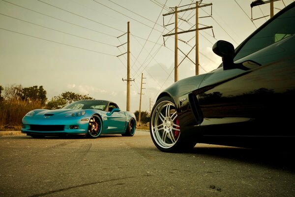 Vehículos Chevrolet Corvette en azul y negro