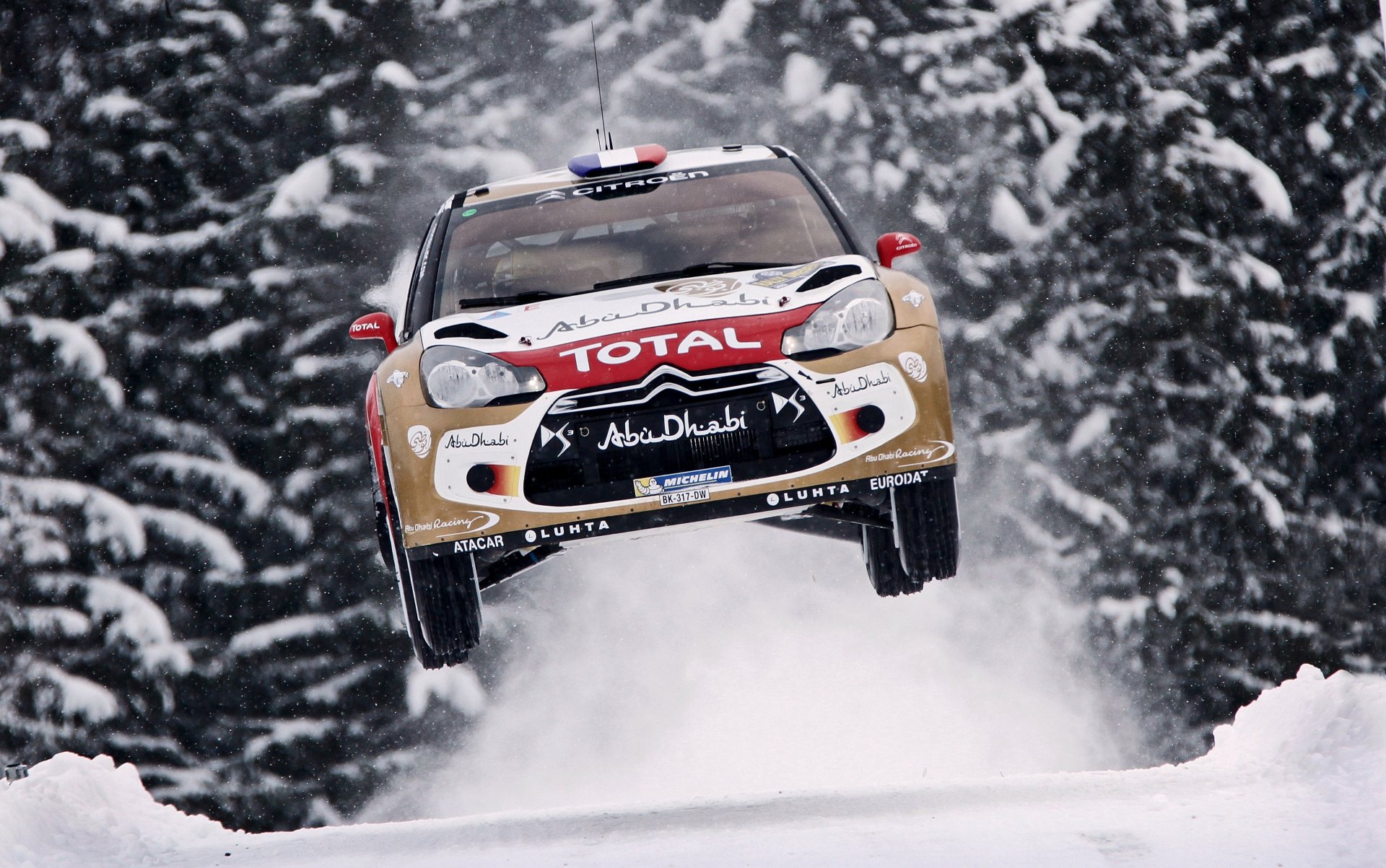 citroen ds3 rally wrc car flying in the air speed front citroen snow