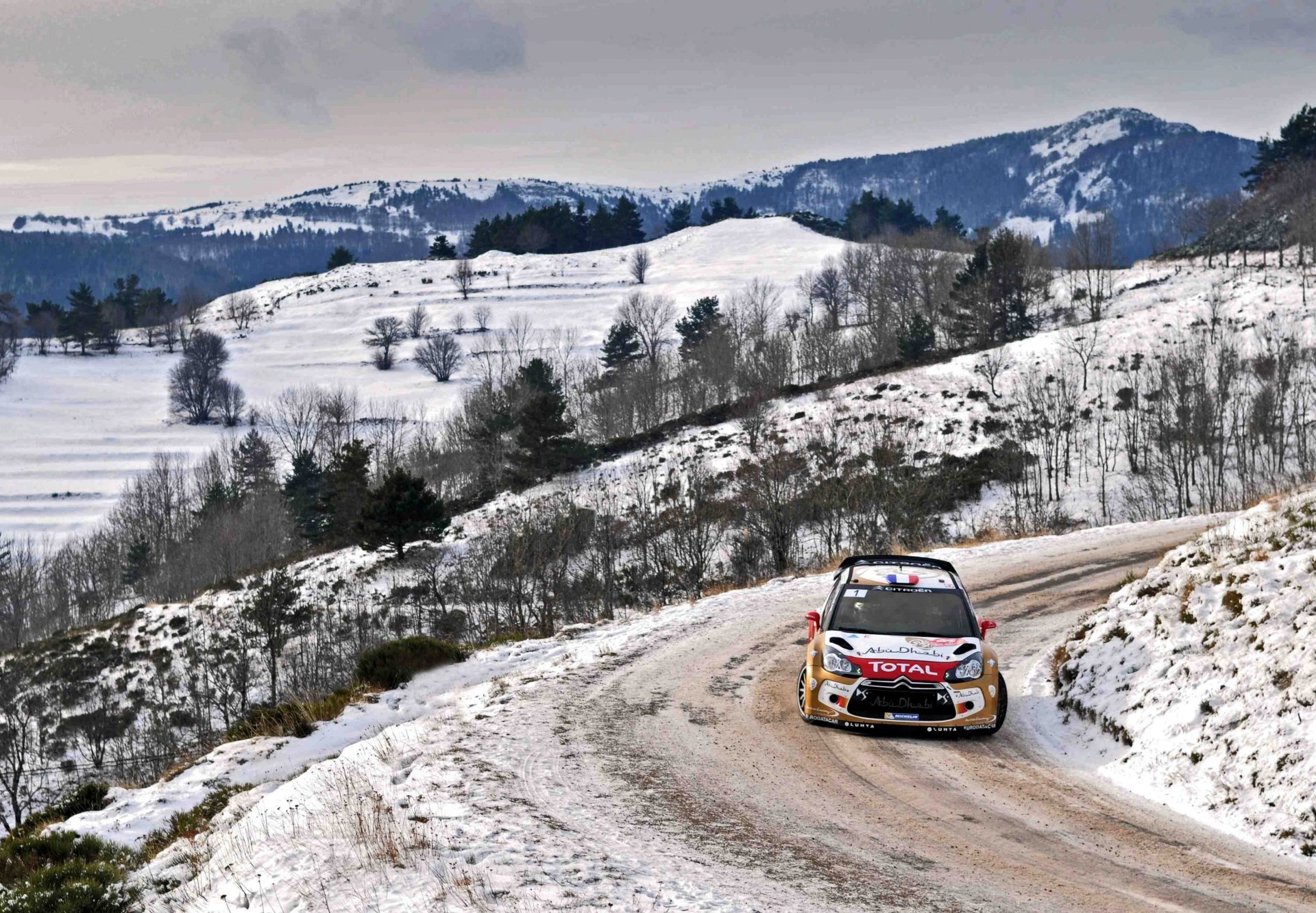 citroen ds3 rallye wkr rallye drehen winter schnee voll sport auto auto citroen sebastian loeb daniel elena