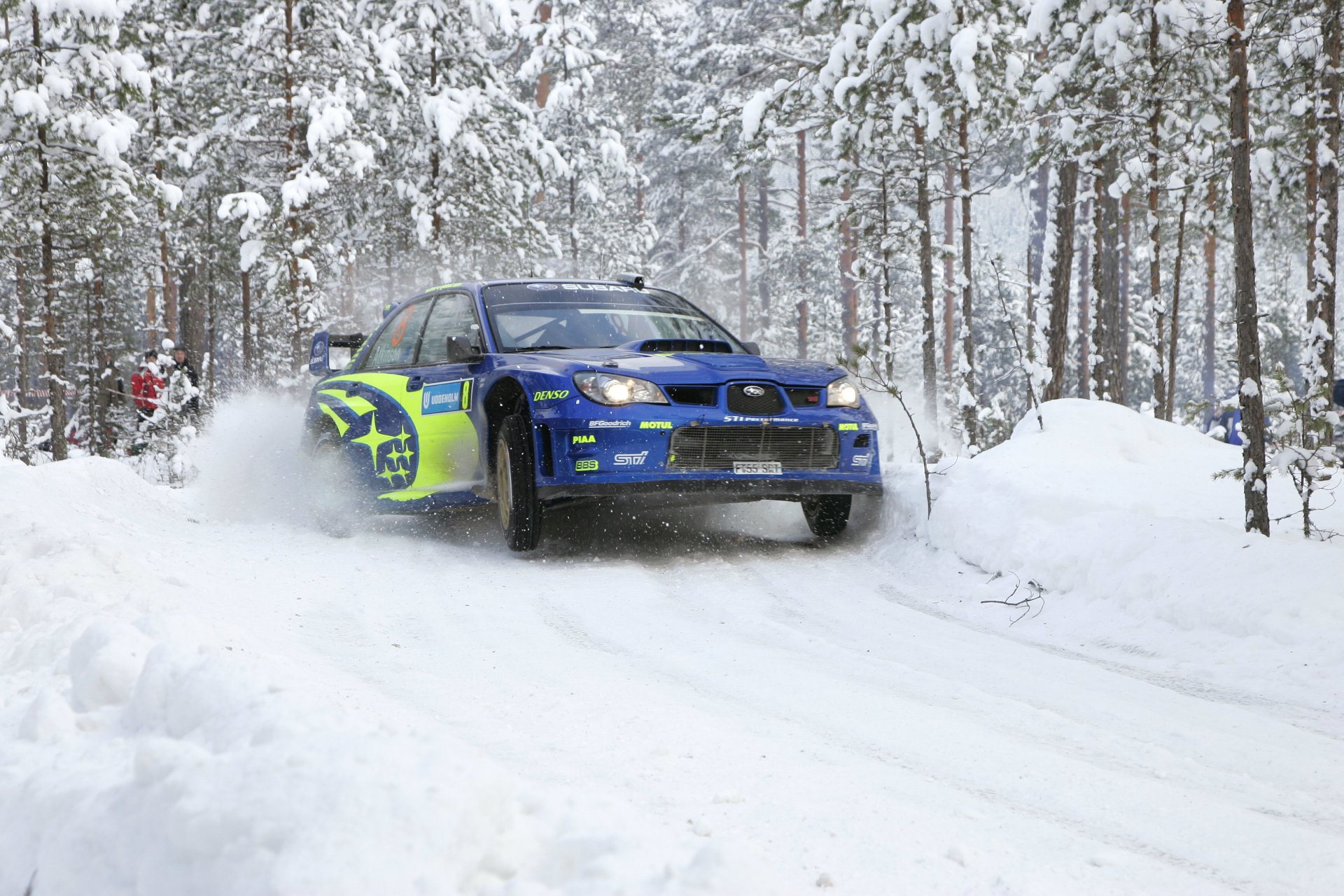 ubaru impreza wrc rajd śnieg zima niebieski biały reflektory wyścig las auto samochód przód dzień sport