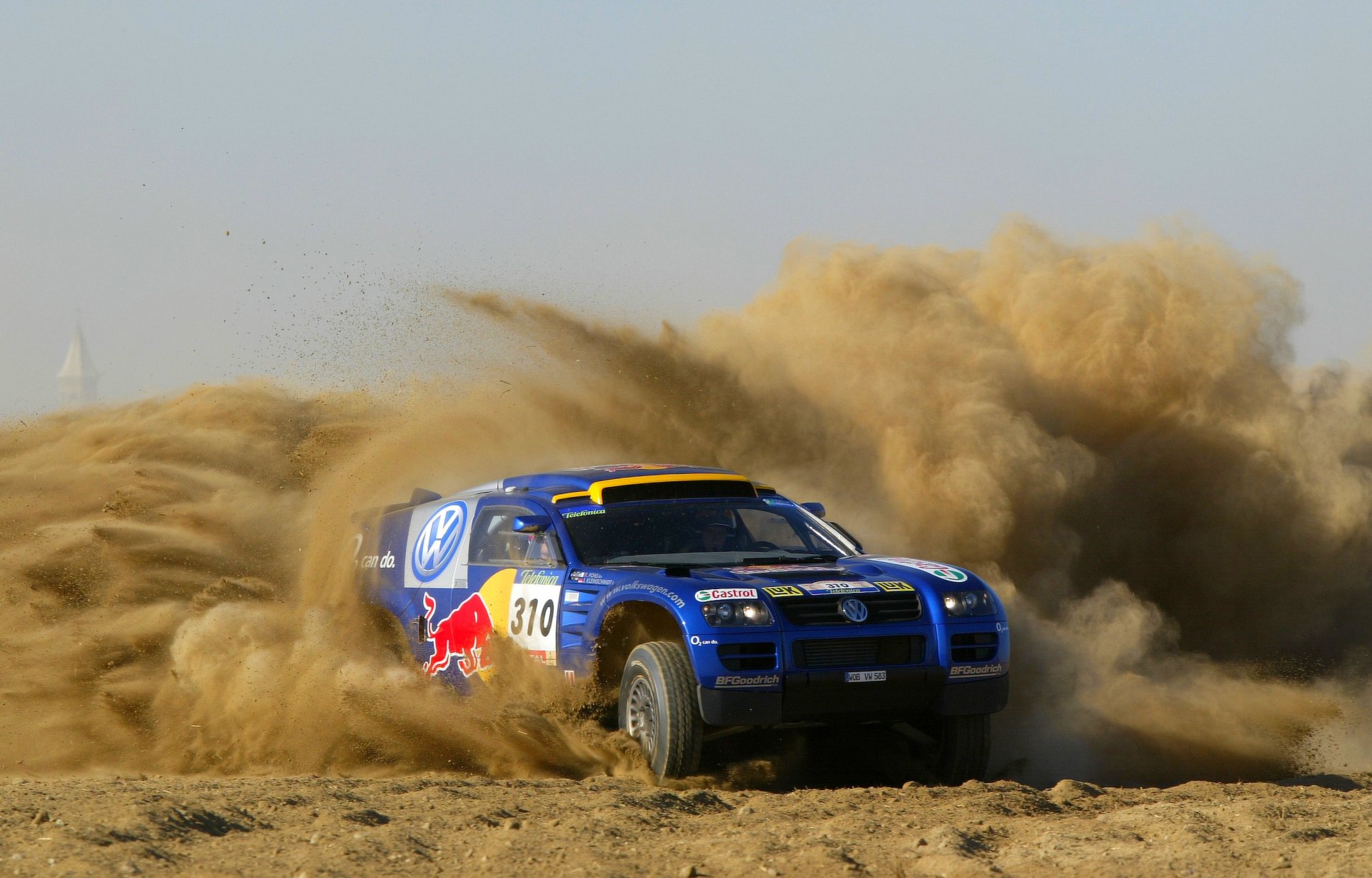 volkswagen tuareg suv dakar dakar rally polvo carrera