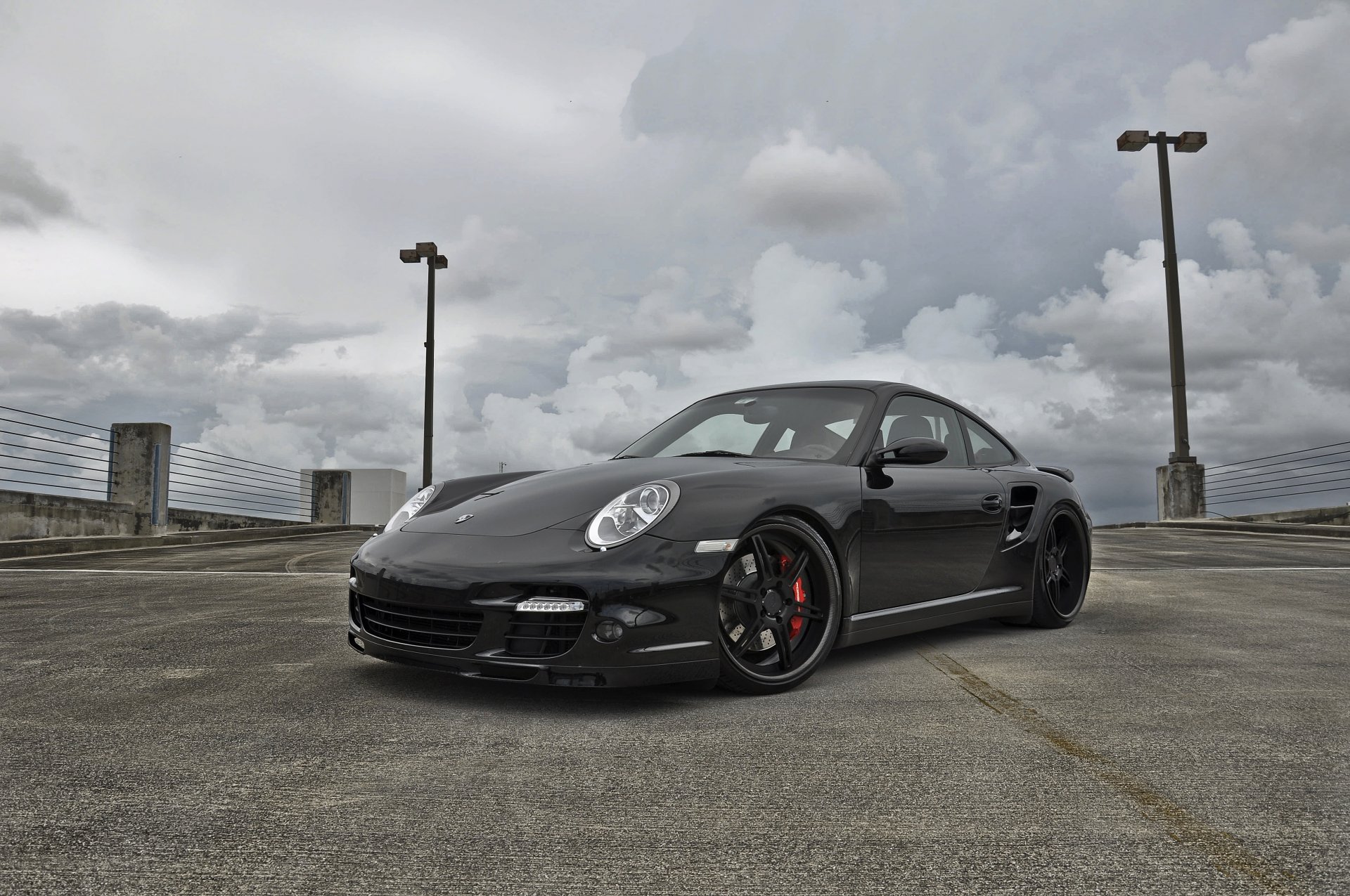 porsche carrera blacjkparking / porsche carerra cielo luci nuvole