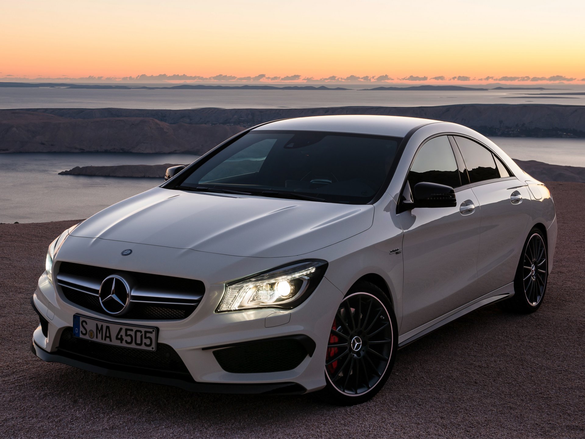 mercedes-benz cla amg auto reflektory światła