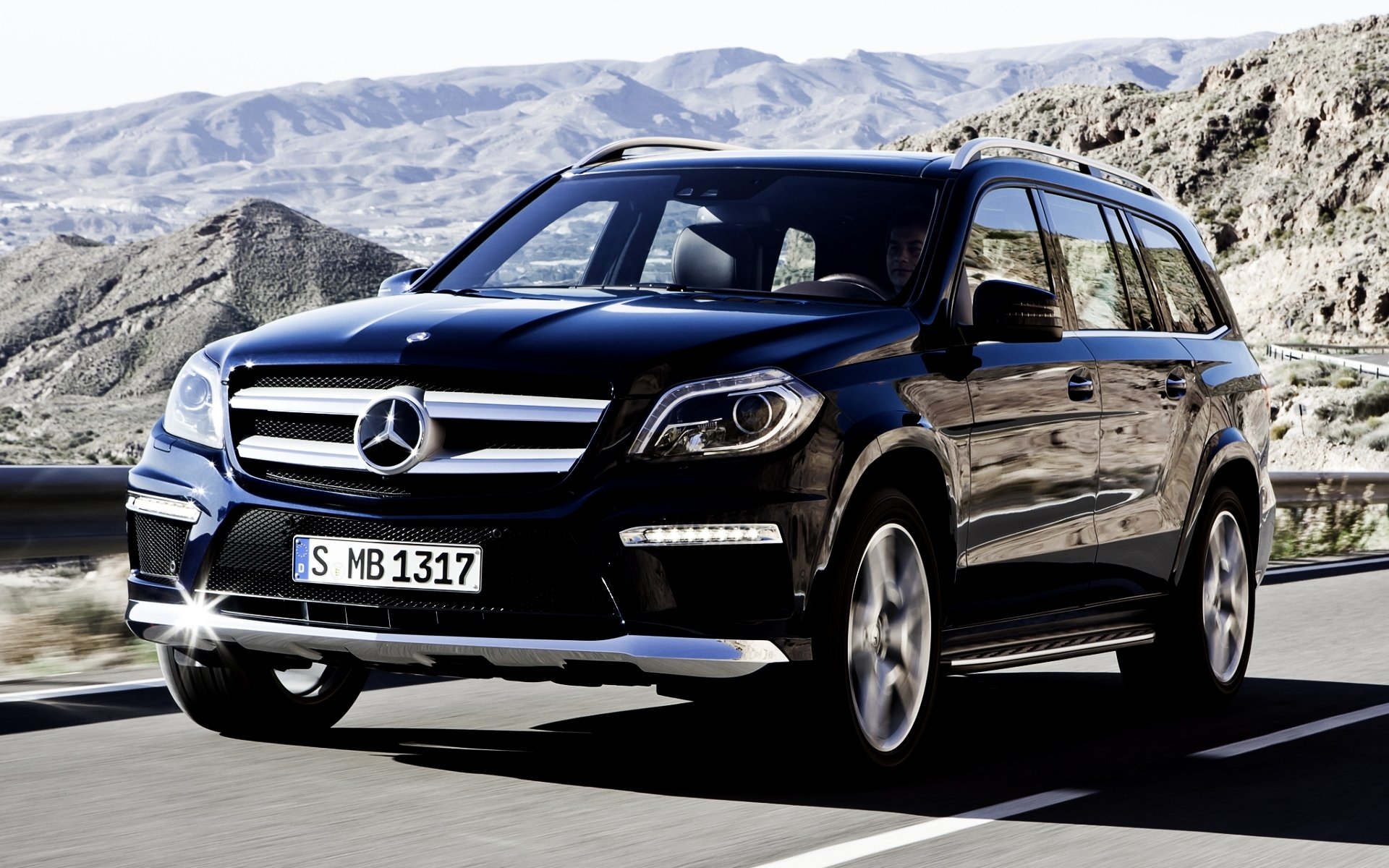 mercedes-benz gl bluetec mercedes gl jeep avant bleu route collines éblouissement