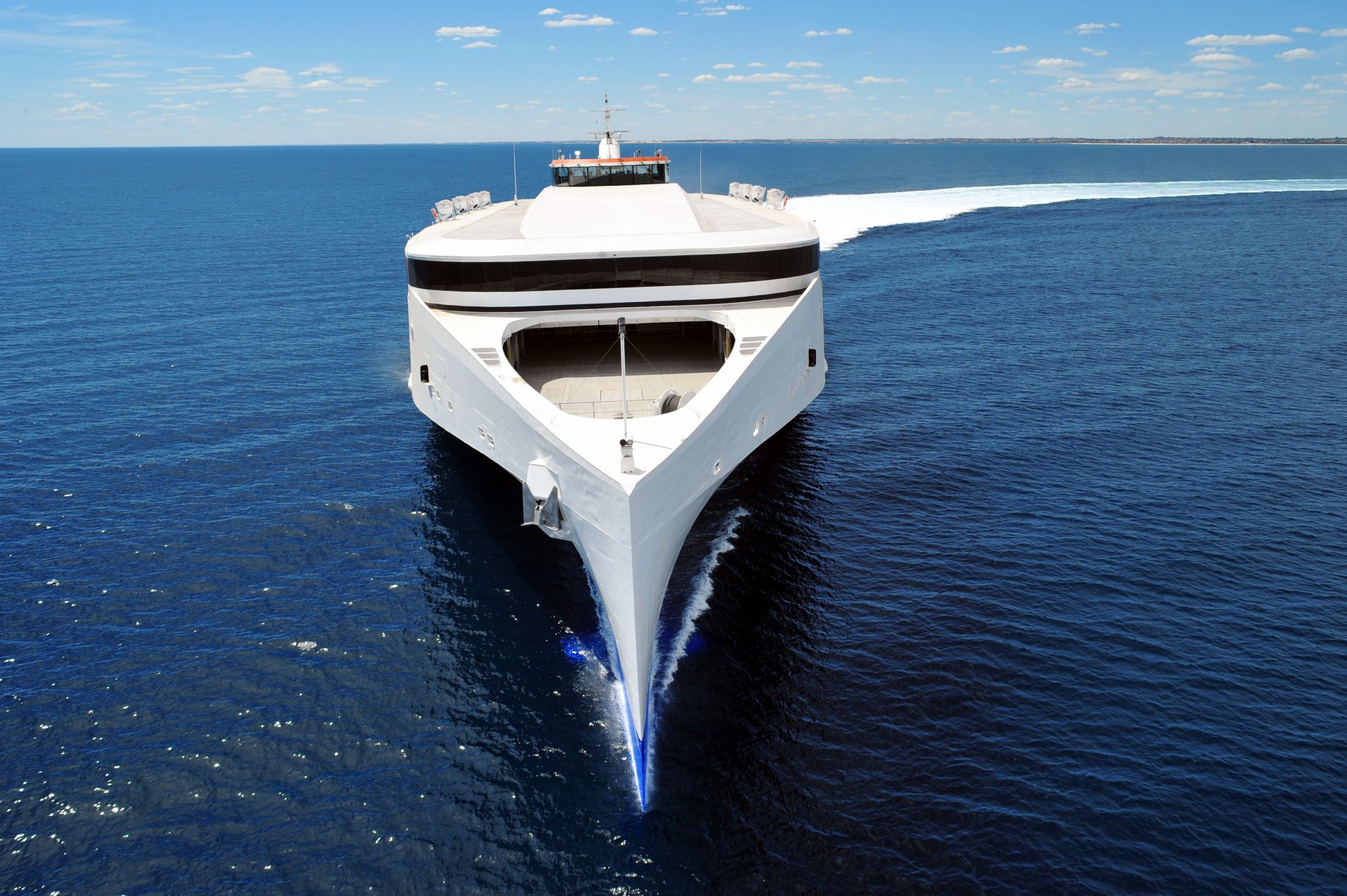 bianco nave ponte forma nave mare superficie piana orizzonte cielo